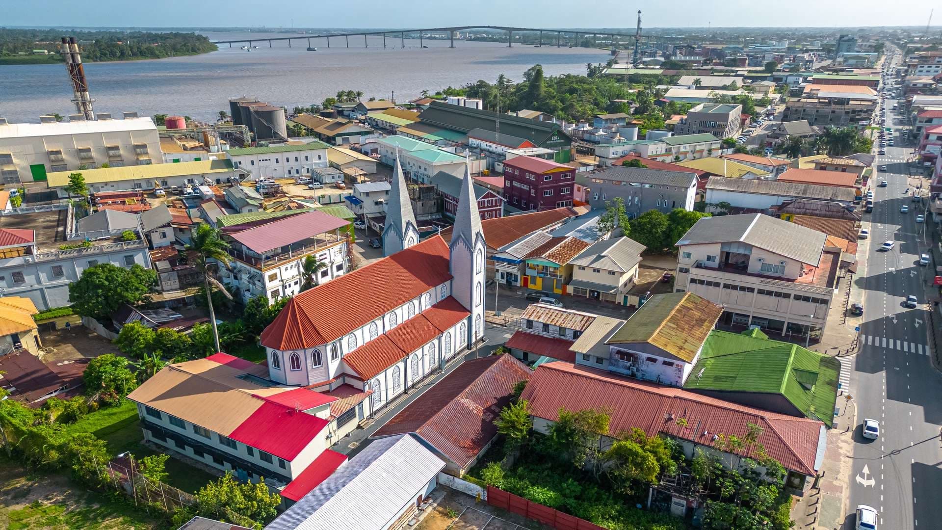 Heldenafbeelding voor Suriname