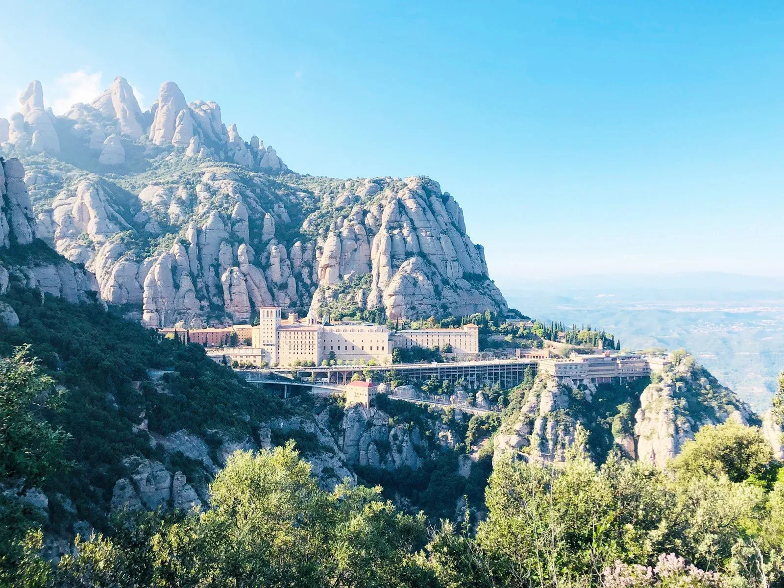Heldenafbeelding voor Montserrat