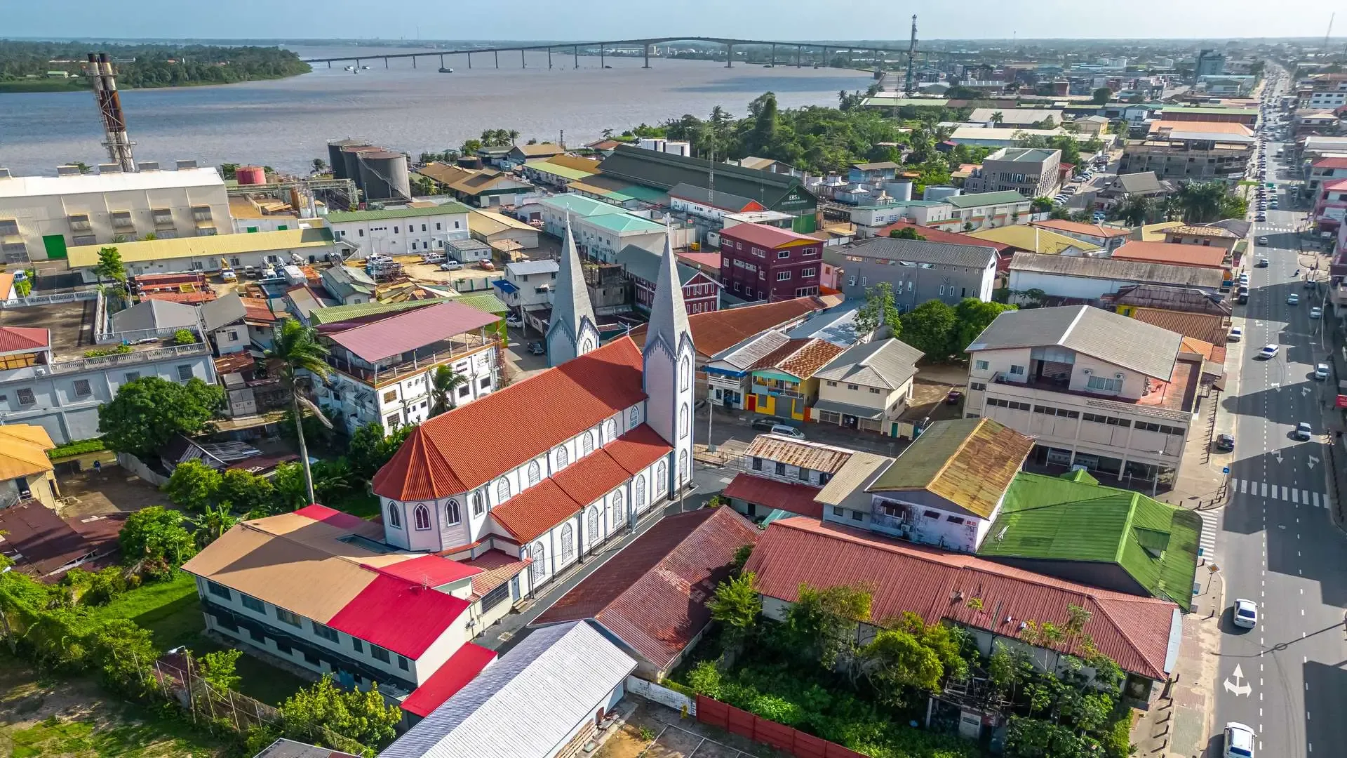 Heldenafbeelding voor Suriname